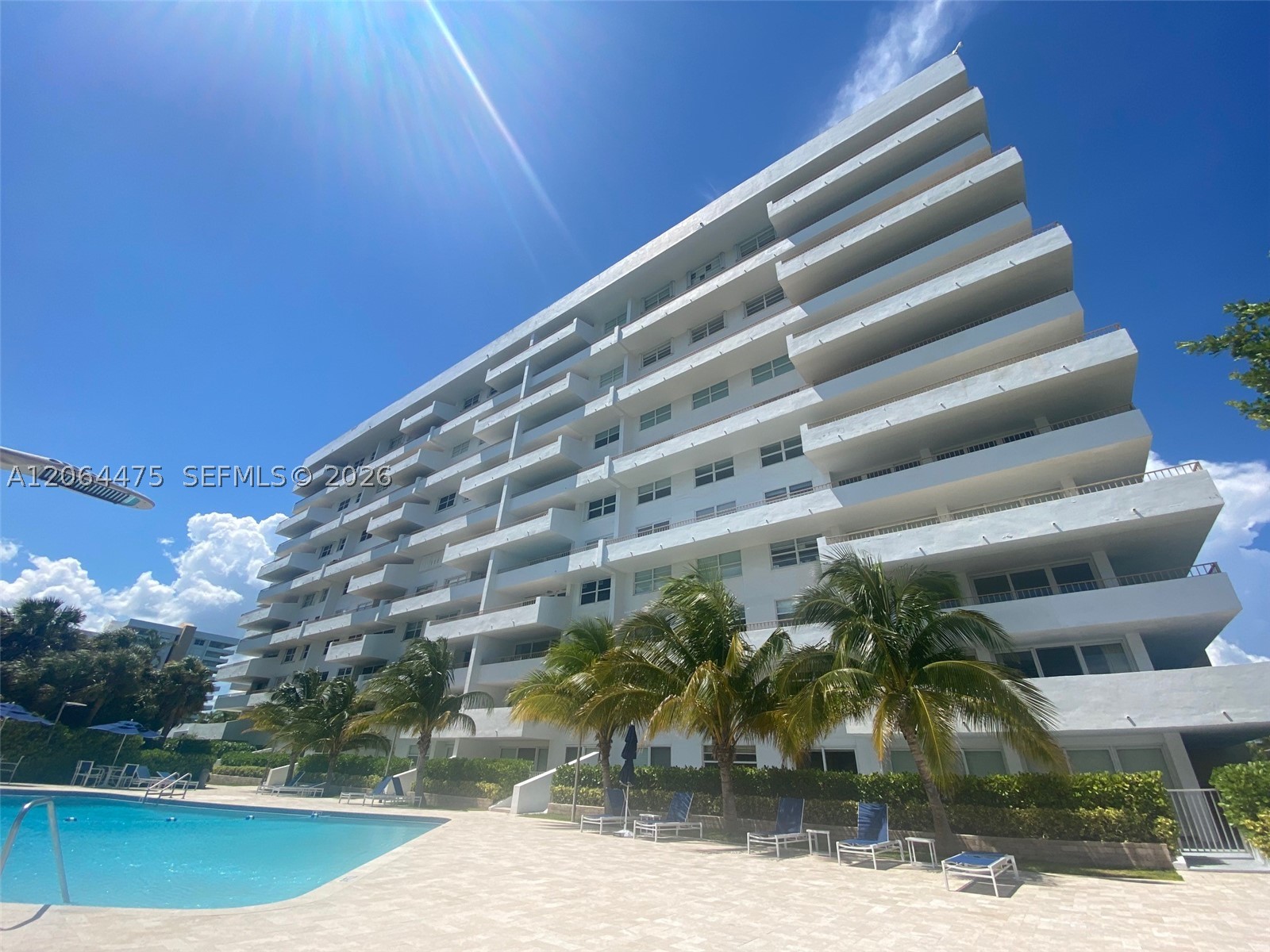 image Commodore Club East17