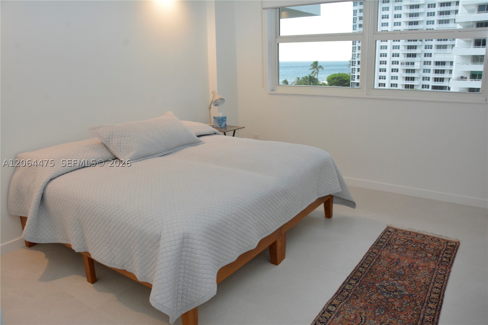 image Commodore Club East8