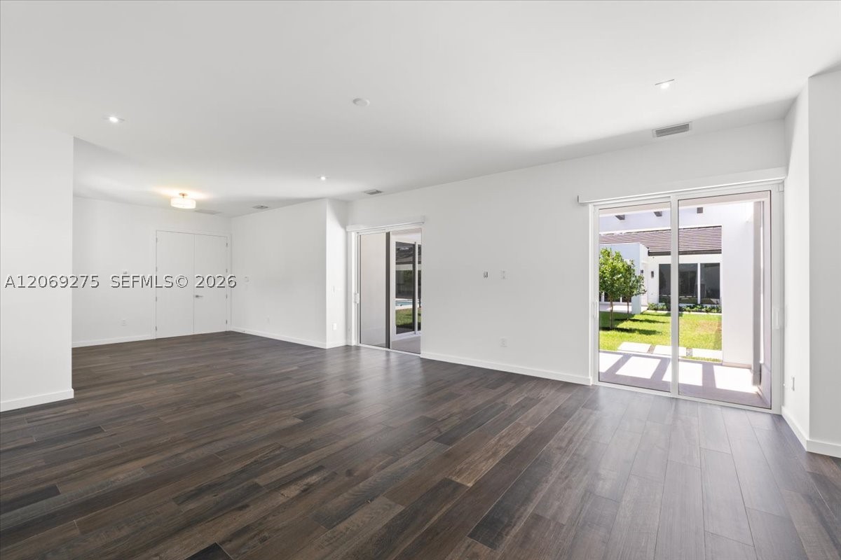 9025 SW 114th St Miami, FL 33176