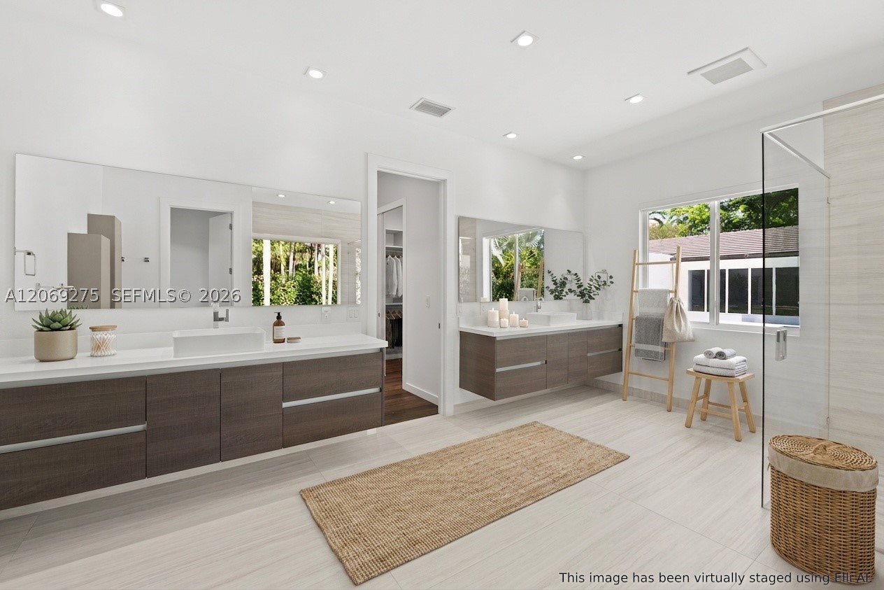 9025 SW 114th St Miami, FL 33176