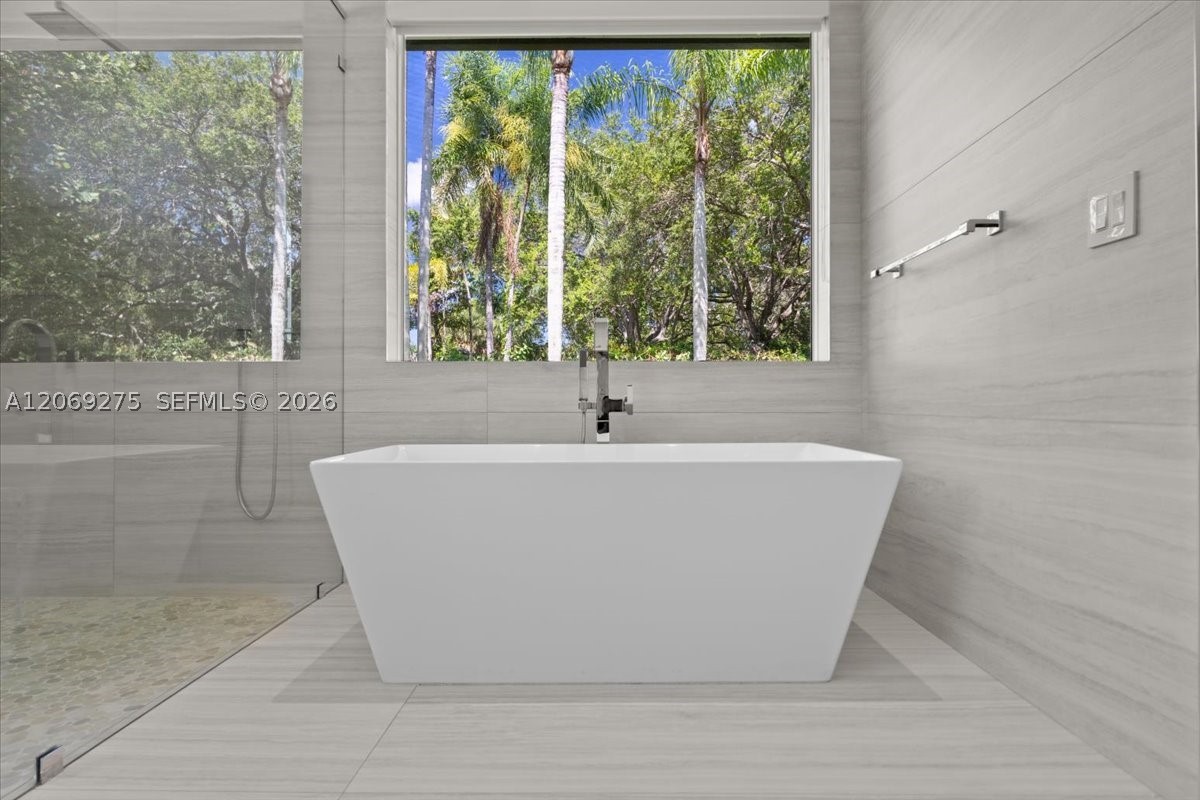 9025 SW 114th St Miami, FL 33176