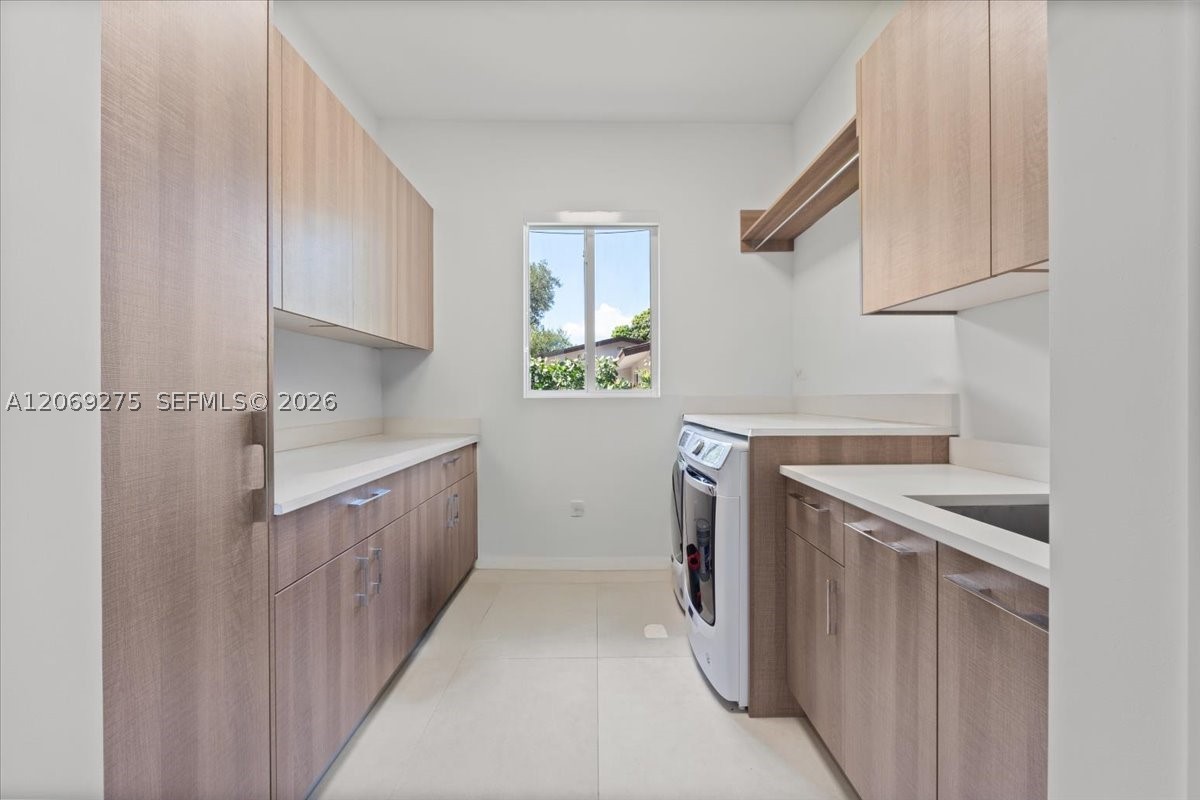 9025 SW 114th St Miami, FL 33176