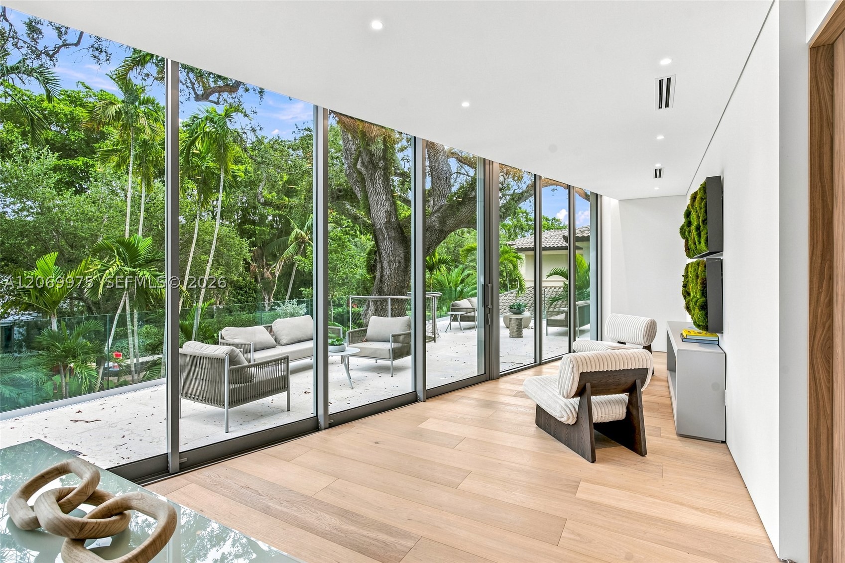 1616 Onaway Dr Miami, FL 33133