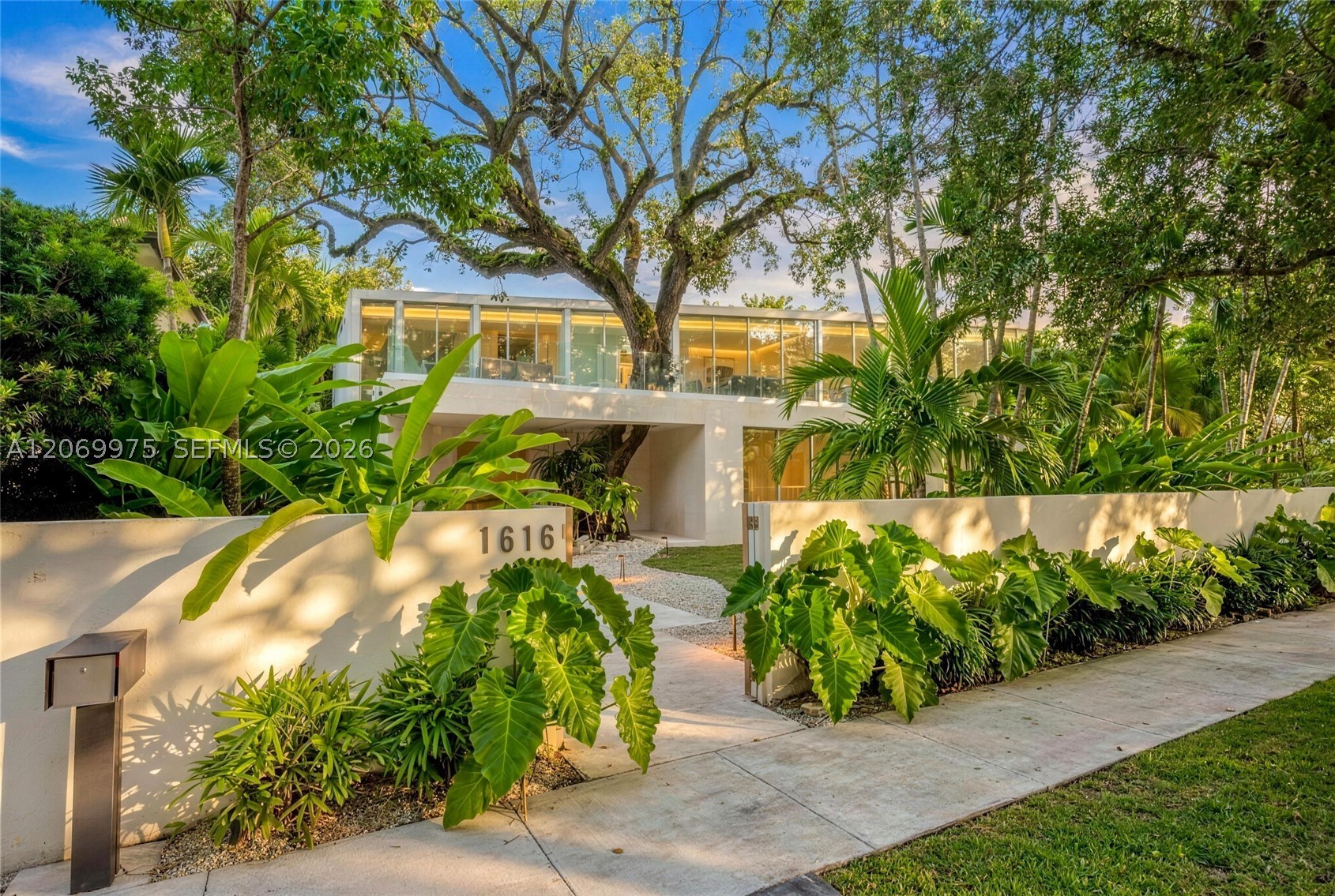 1616 Onaway Dr Miami, FL 33133