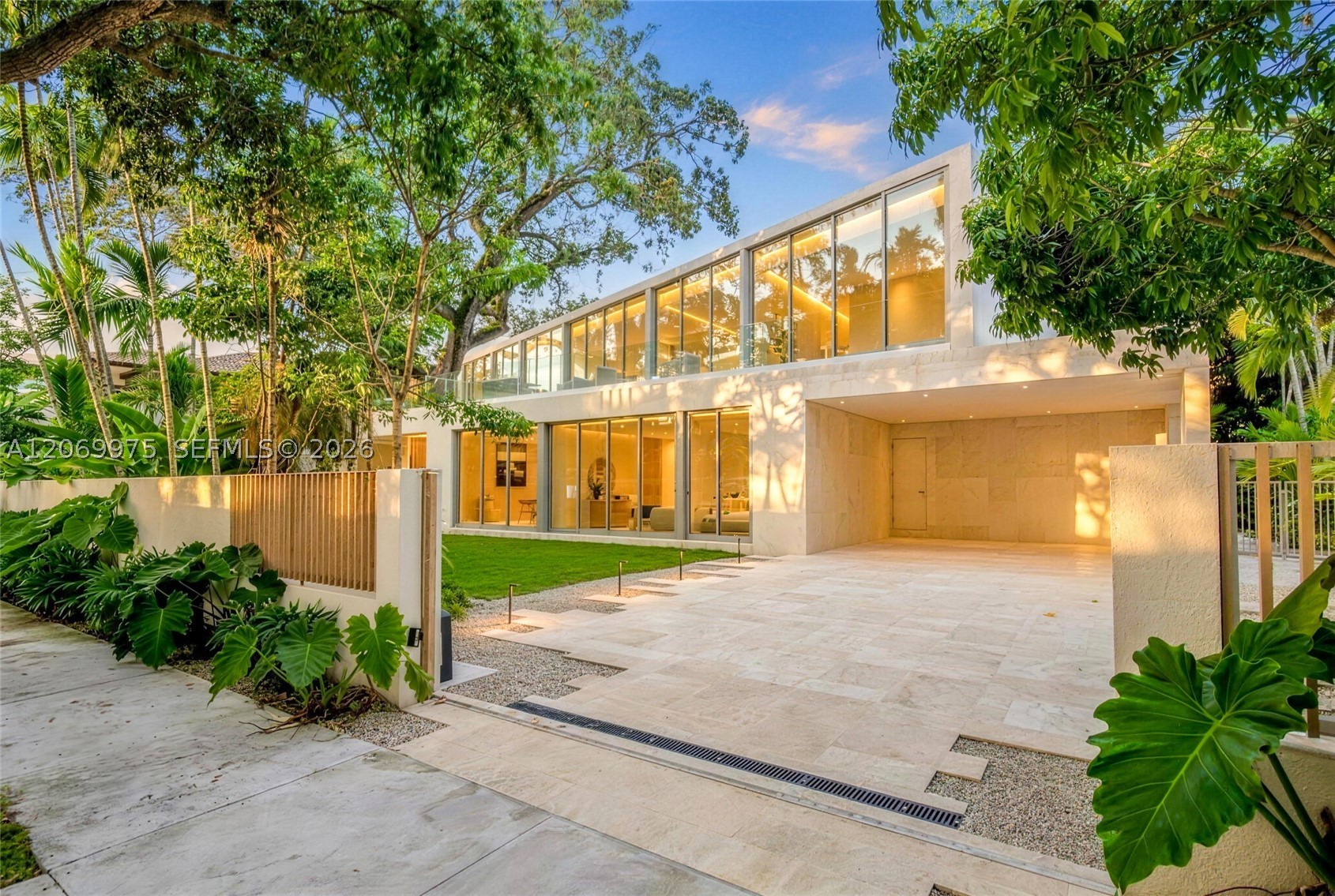 1616 Onaway Dr Miami, FL 33133
