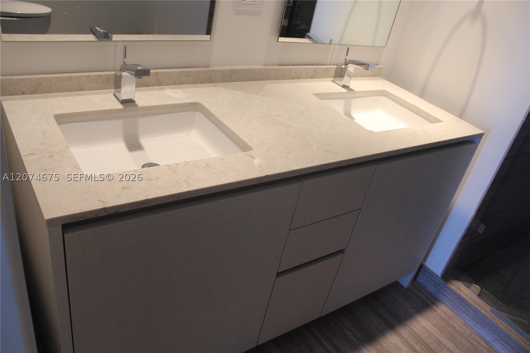 1010 Brickell Ave #3403 Miami, FL 33131