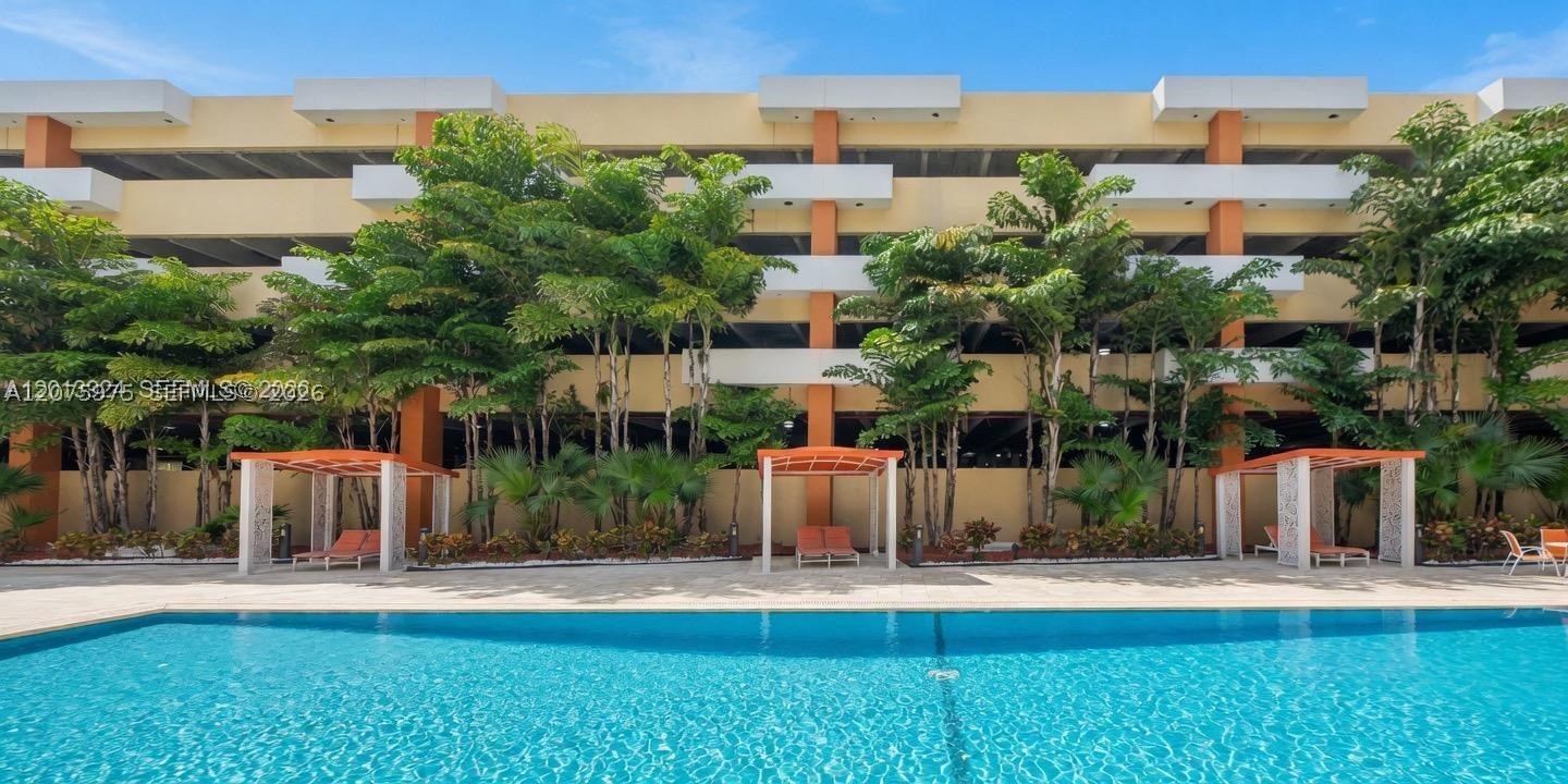 image The Venture at Aventura17