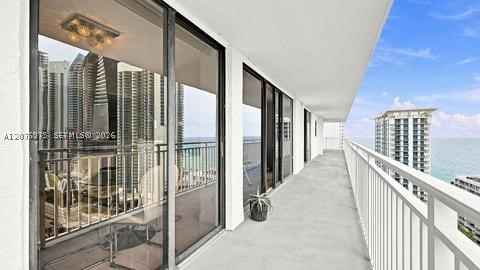 image Winston Towers 6001