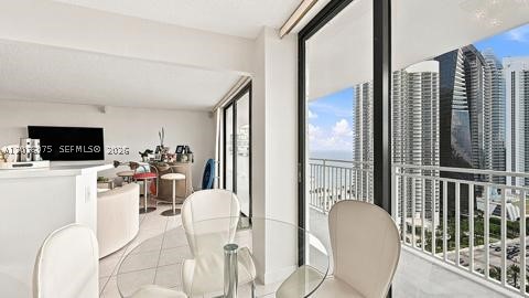 image Winston Towers 60023