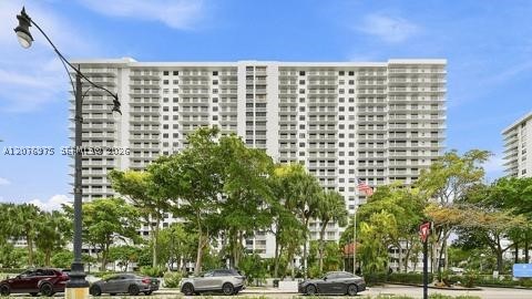 image Winston Towers 60035
