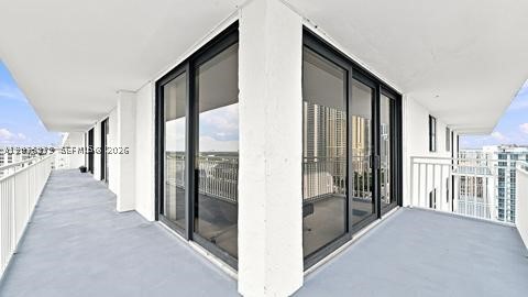 image Winston Towers 6004