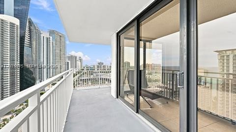 image Winston Towers 6005