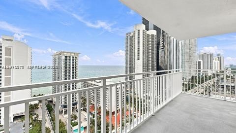 image Winston Towers 6006