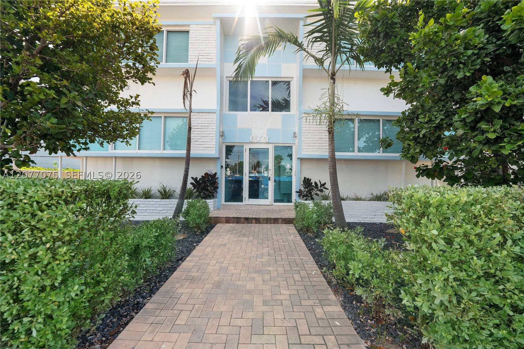 6971 Carlyle Ave #102