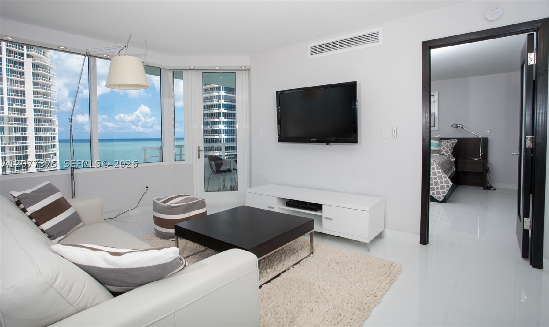 400 S Pointe Dr #1906 Miami Beach, FL 33139