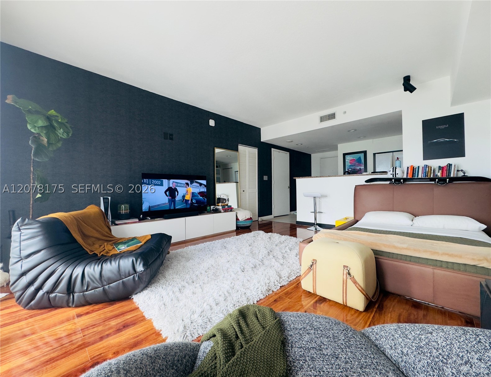 325 S Biscayne Blvd #4220