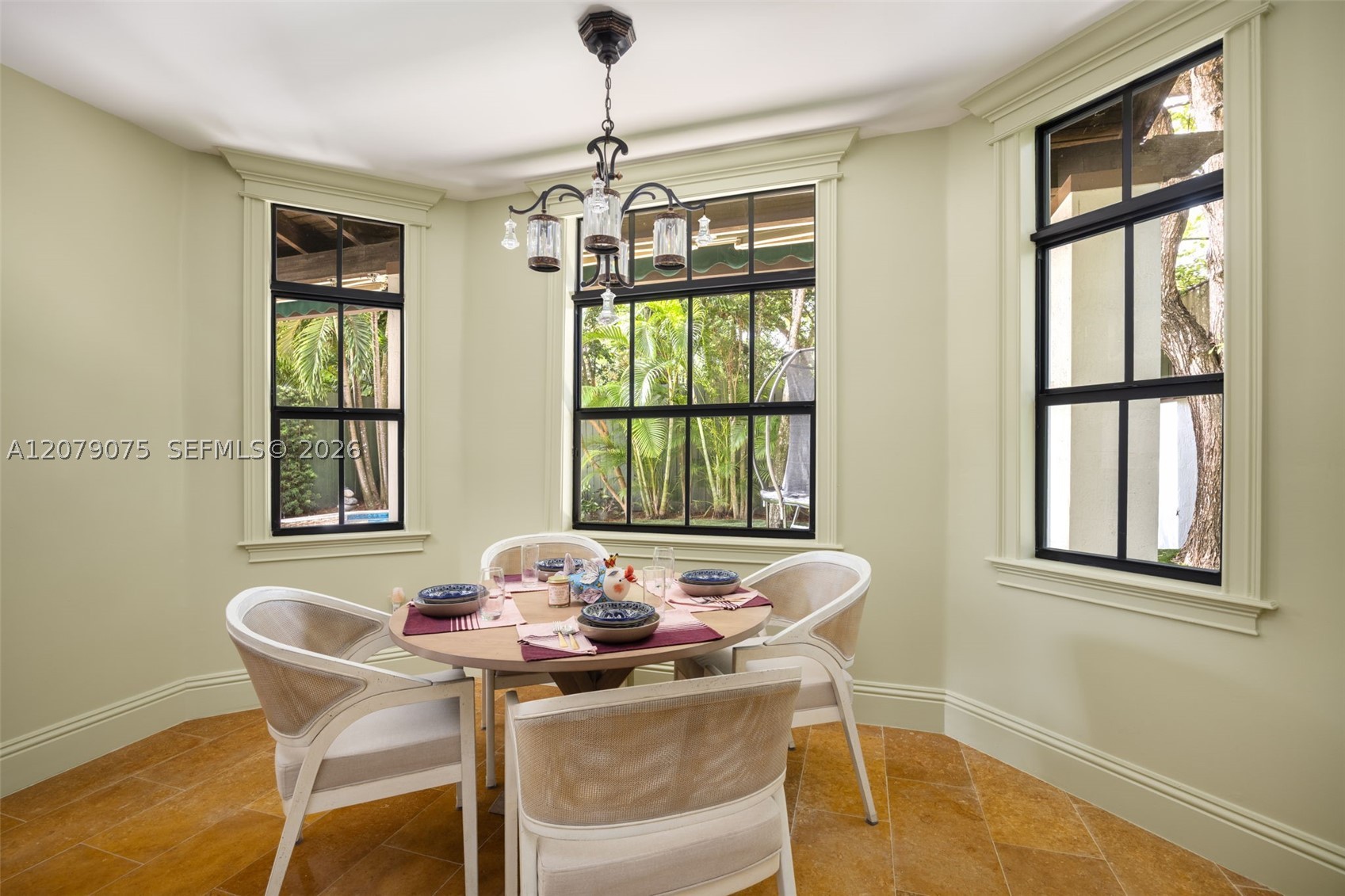 3740 Irvington Ave Coconut Grove, FL 33133