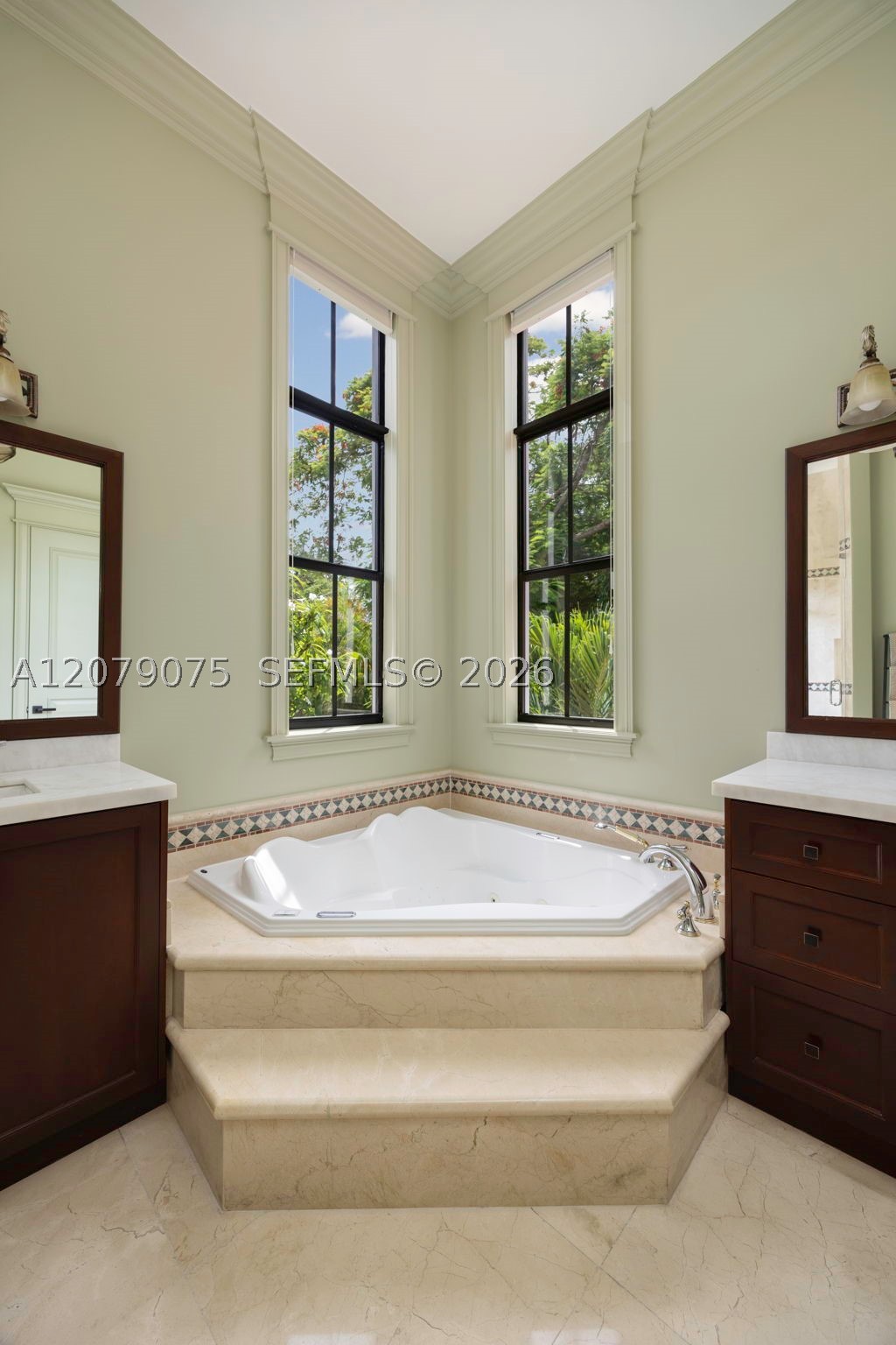 3740 Irvington Ave Coconut Grove, FL 33133