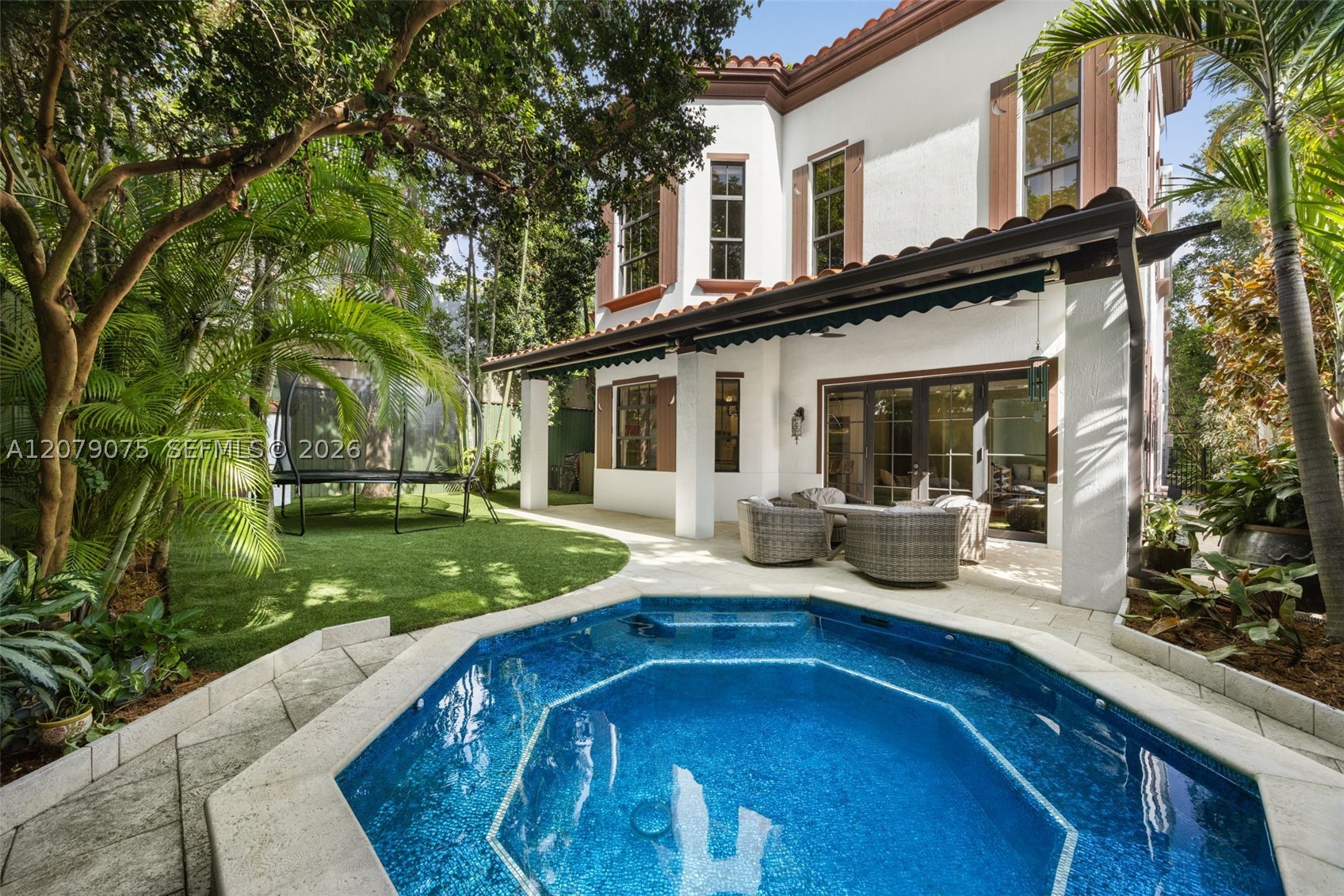 3740 Irvington Ave Coconut Grove, FL 33133