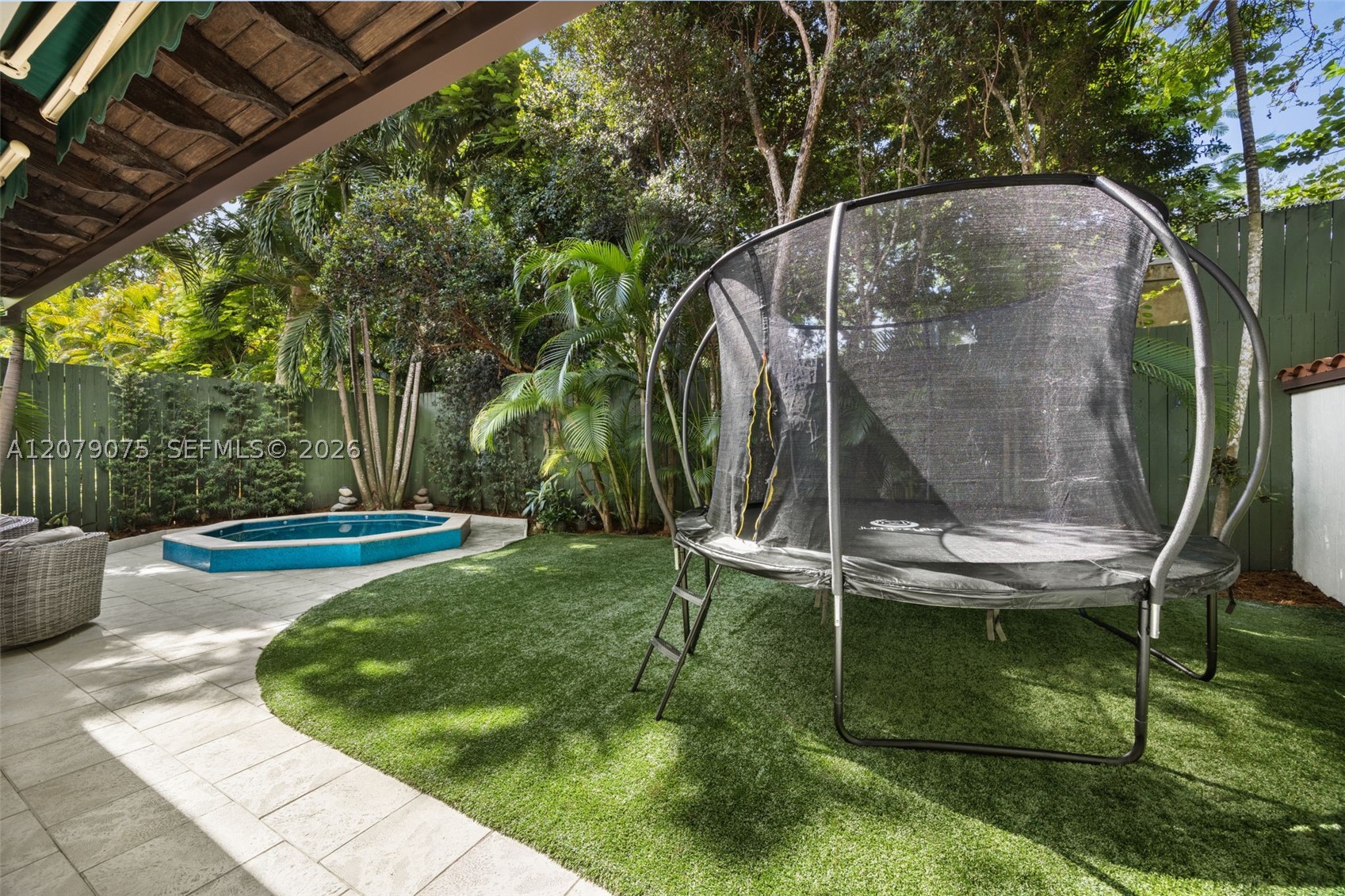 3740 Irvington Ave Coconut Grove, FL 33133