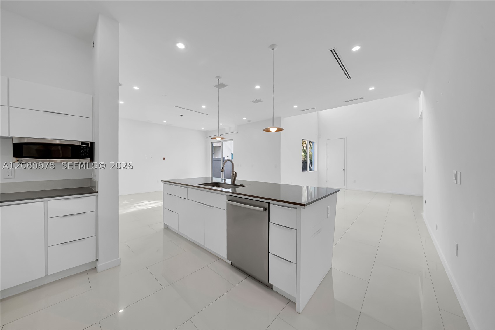 3253 Mcdonald St #3253 Miami, FL 33133