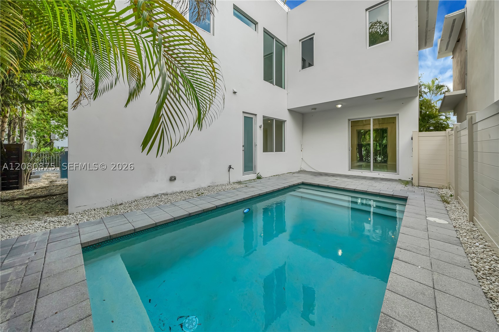 3253 Mcdonald St #3253 Miami, FL 33133