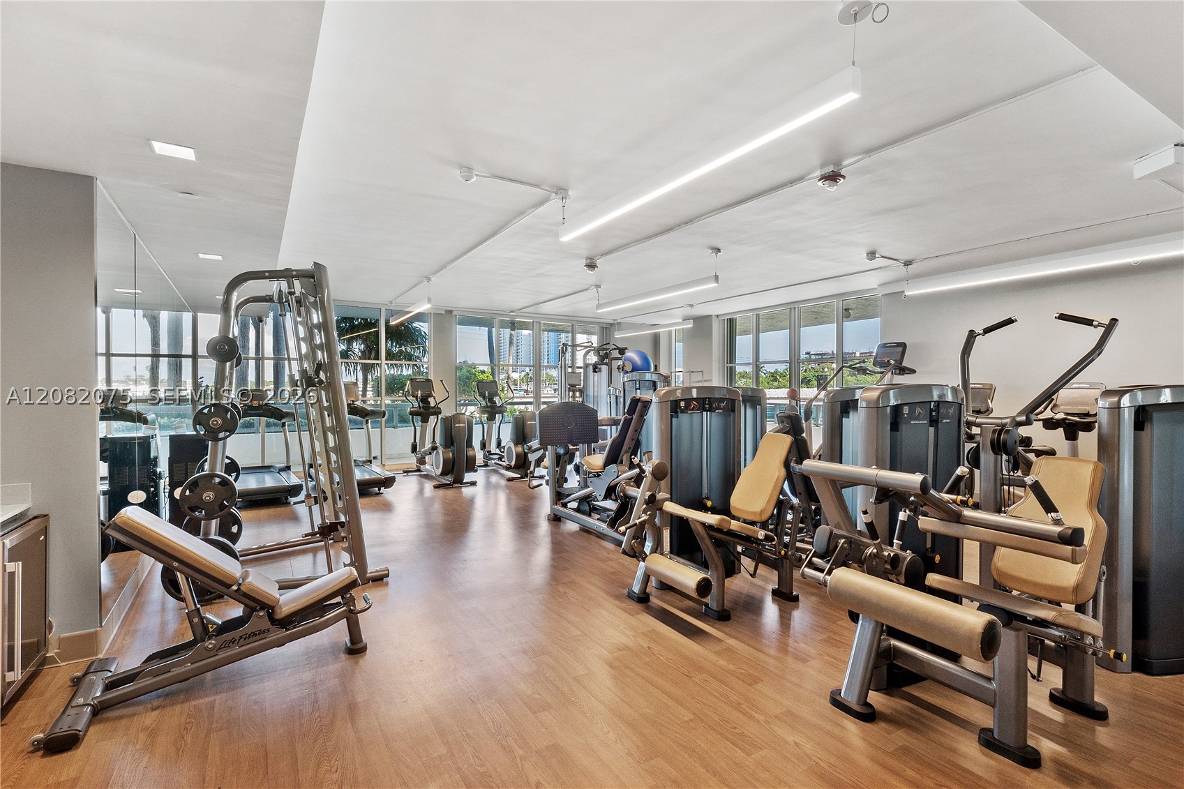 10 Venetian Way #604 Miami Beach, FL 33139