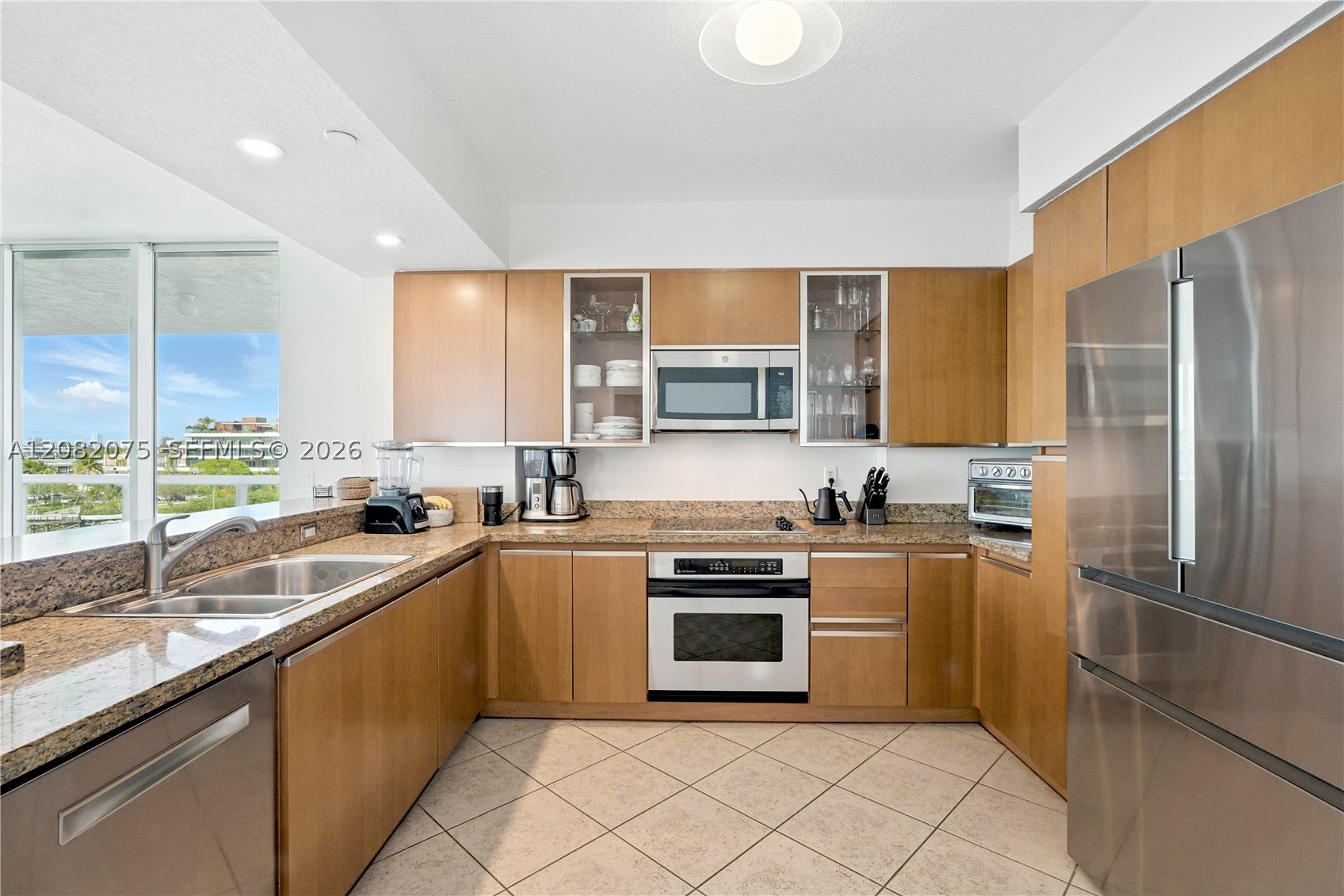 10 Venetian Way #604 Miami Beach, FL 33139