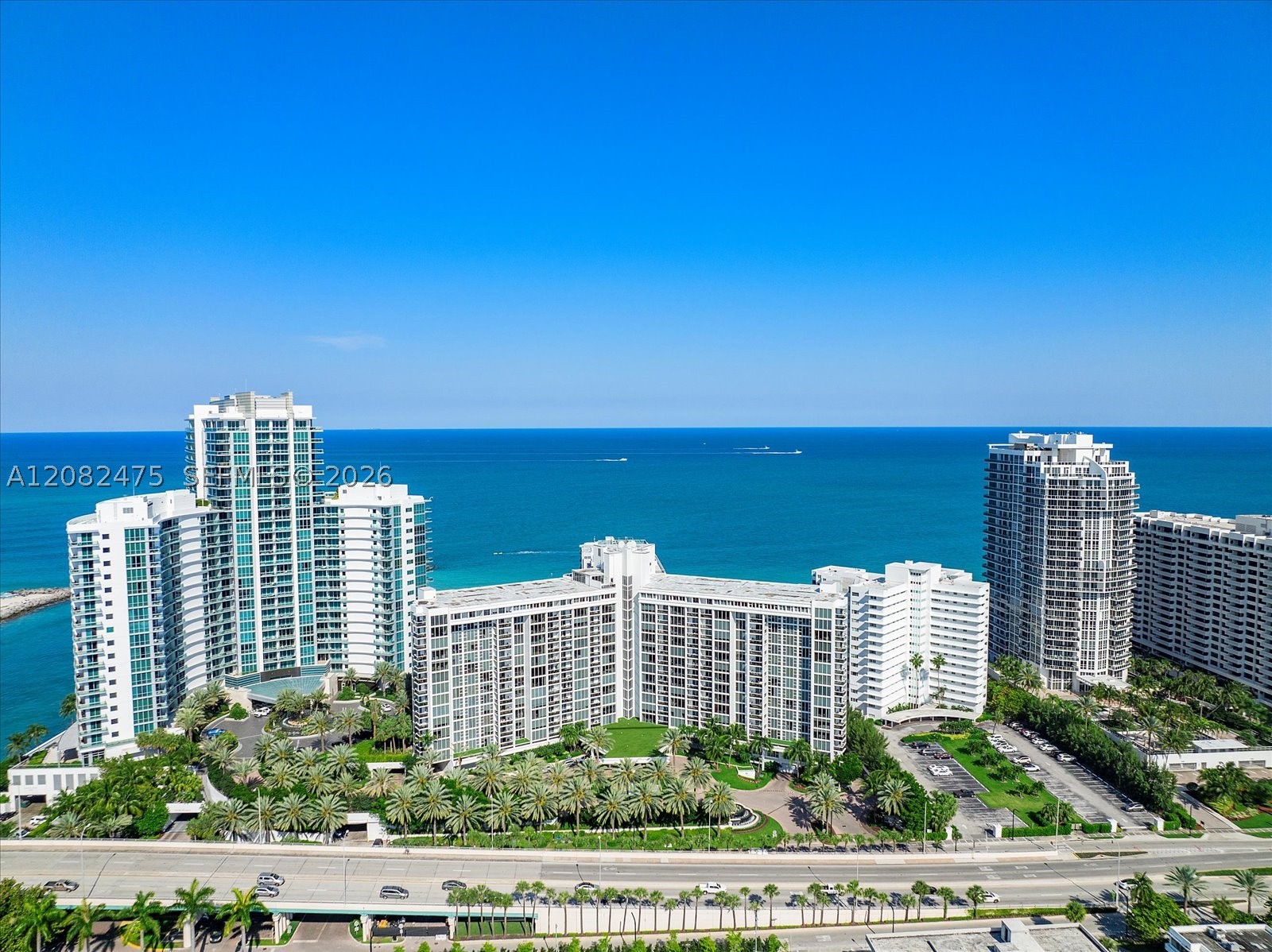10275 Collins Ave #523