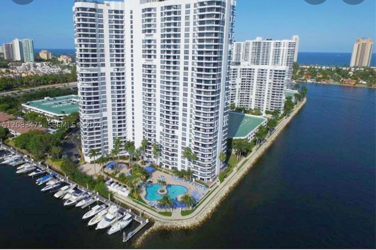 3530 Mystic Pointe Dr #3003