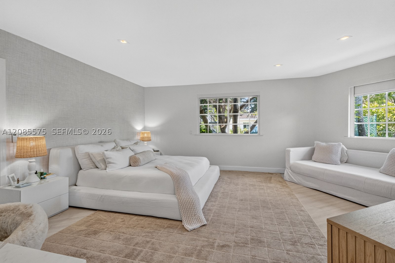755 Curtiswood Dr Key Biscayne, FL 33149