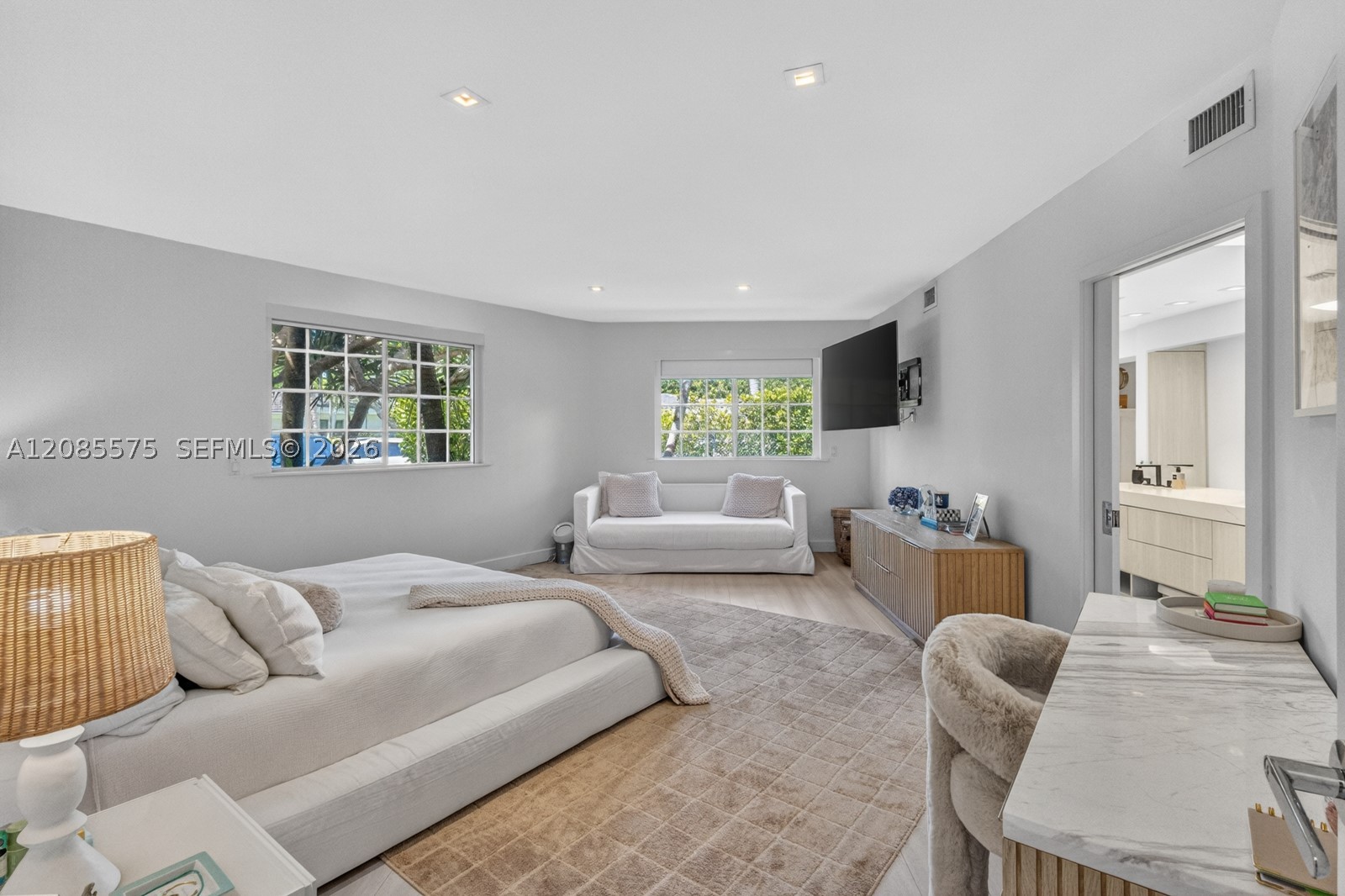 755 Curtiswood Dr Key Biscayne, FL 33149