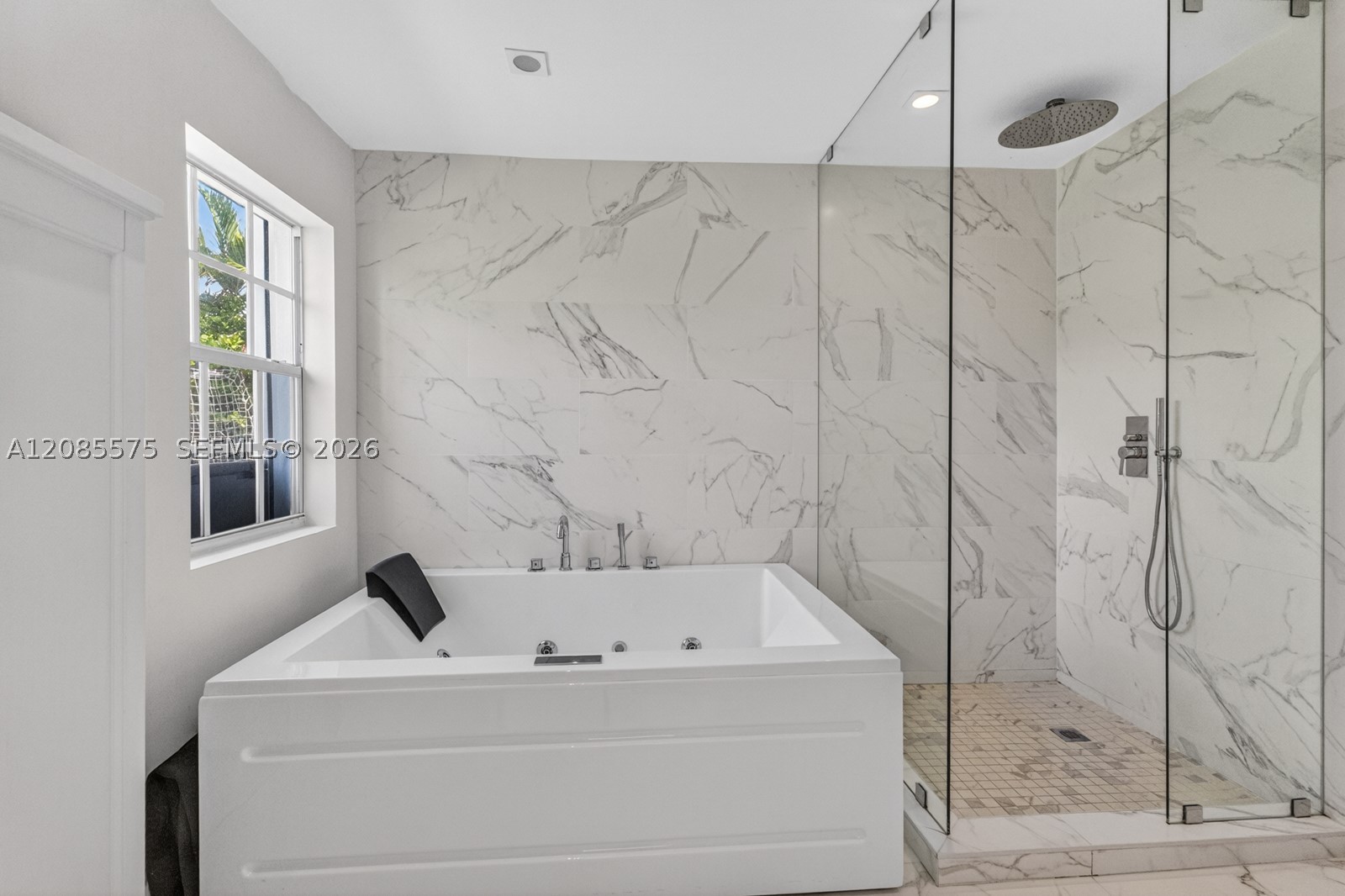 755 Curtiswood Dr Key Biscayne, FL 33149