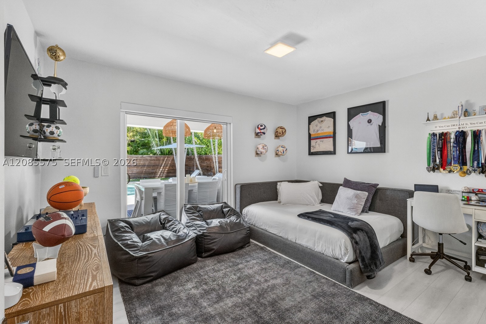 755 Curtiswood Dr Key Biscayne, FL 33149