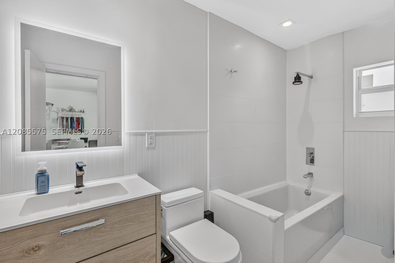 755 Curtiswood Dr Key Biscayne, FL 33149