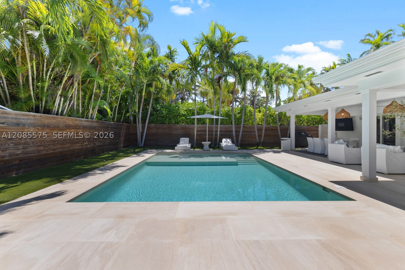 755 Curtiswood Dr Key Biscayne, FL 33149