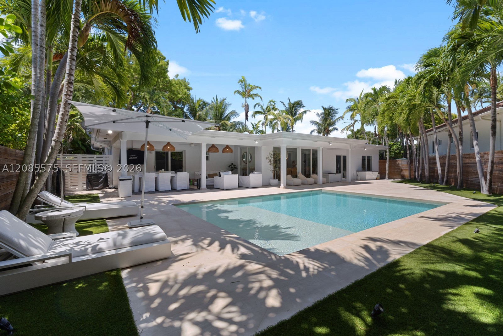 755 Curtiswood Dr Key Biscayne, FL 33149
