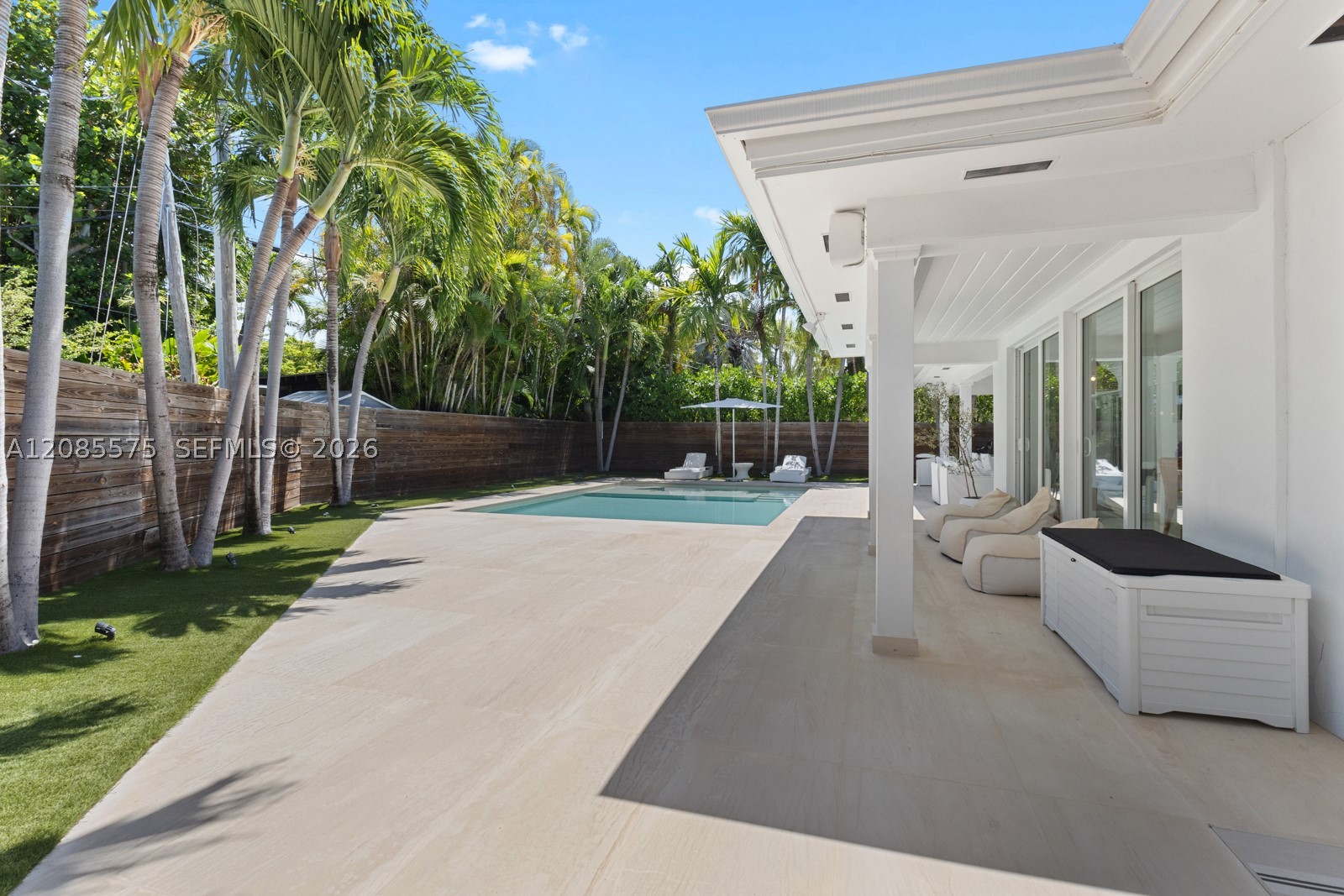 755 Curtiswood Dr Key Biscayne, FL 33149