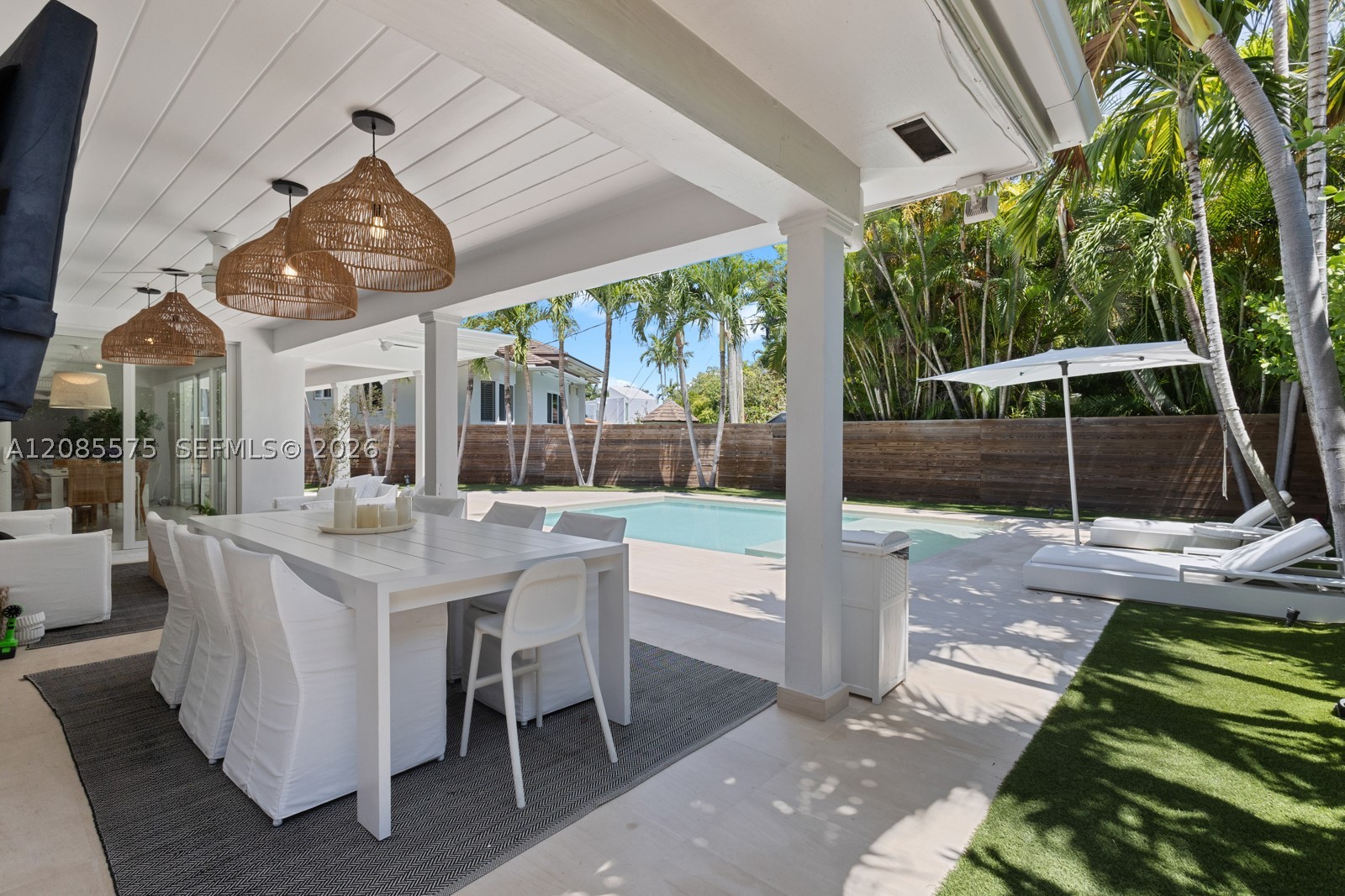 755 Curtiswood Dr Key Biscayne, FL 33149