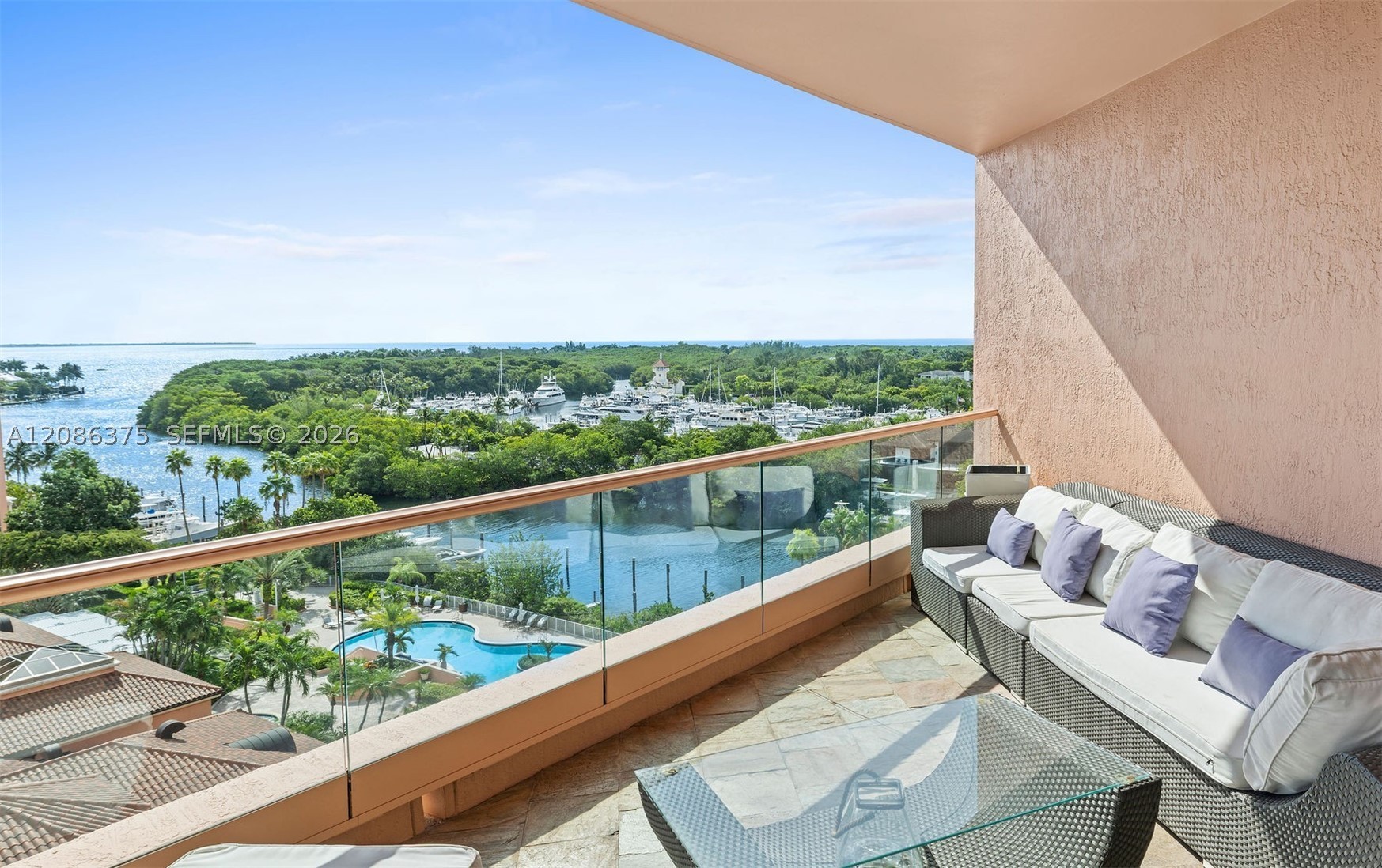 60 Edgewater Dr #9D Coral Gables, FL 33133