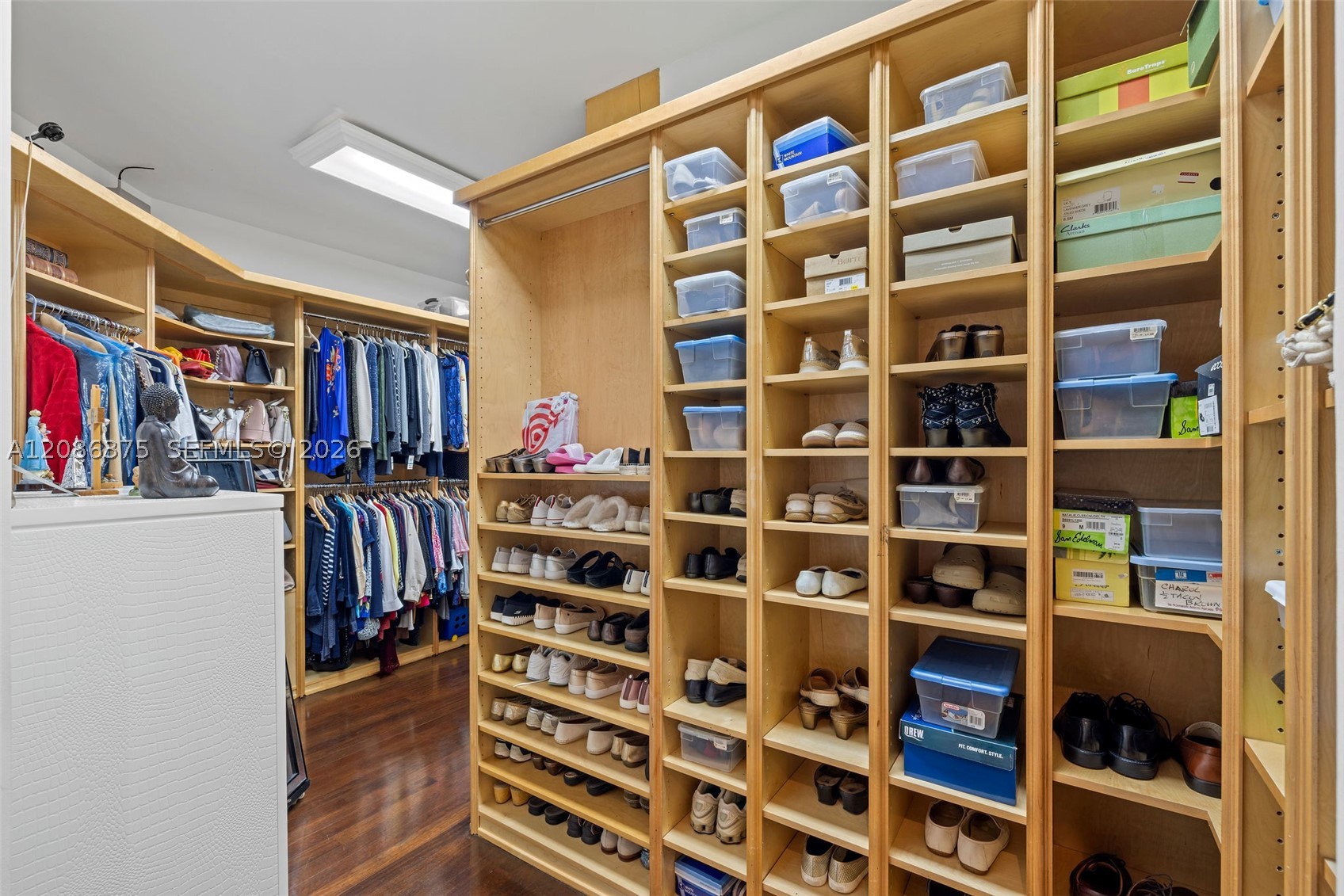 60 Edgewater Dr #9D Coral Gables, FL 33133