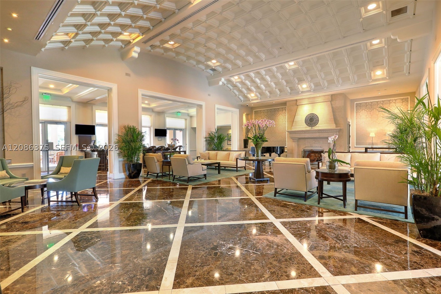 60 Edgewater Dr #9D Coral Gables, FL 33133