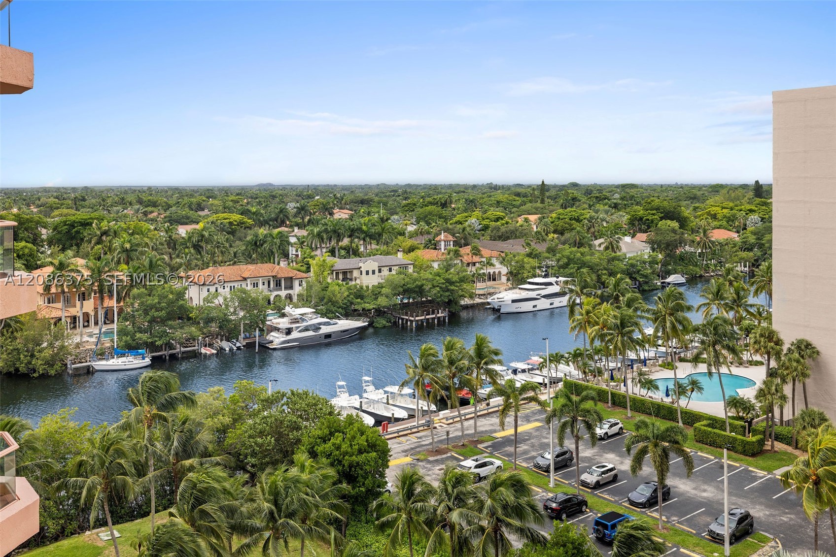 60 Edgewater Dr #9D Coral Gables, FL 33133