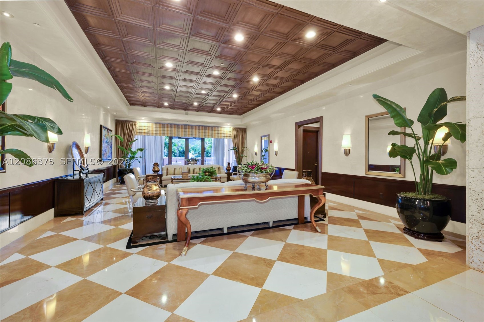 60 Edgewater Dr #9D Coral Gables, FL 33133