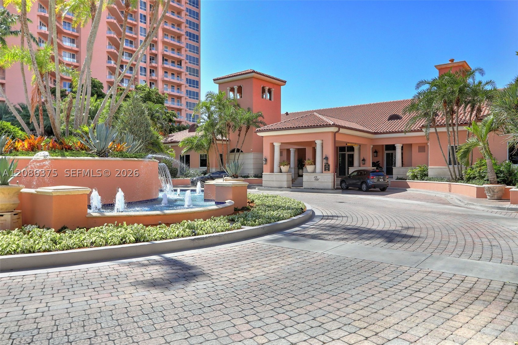 60 Edgewater Dr #9D Coral Gables, FL 33133
