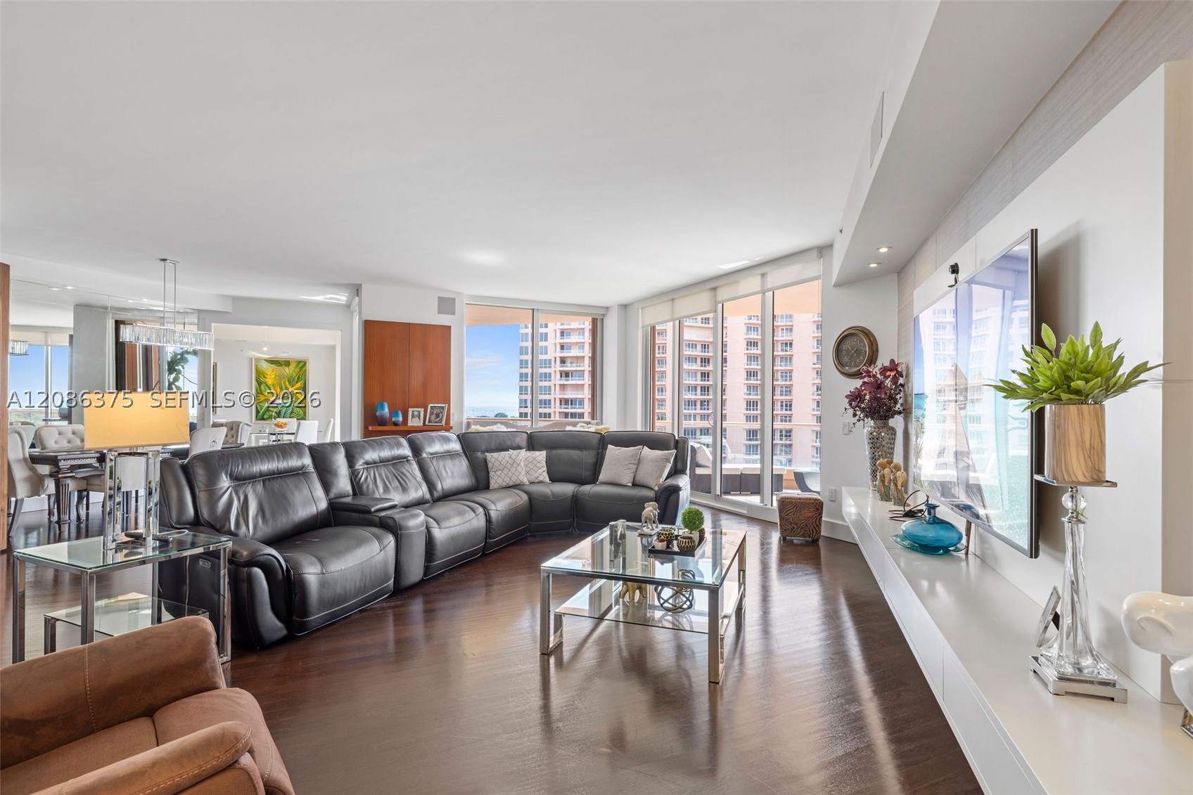 60 Edgewater Dr #9D Coral Gables, FL 33133