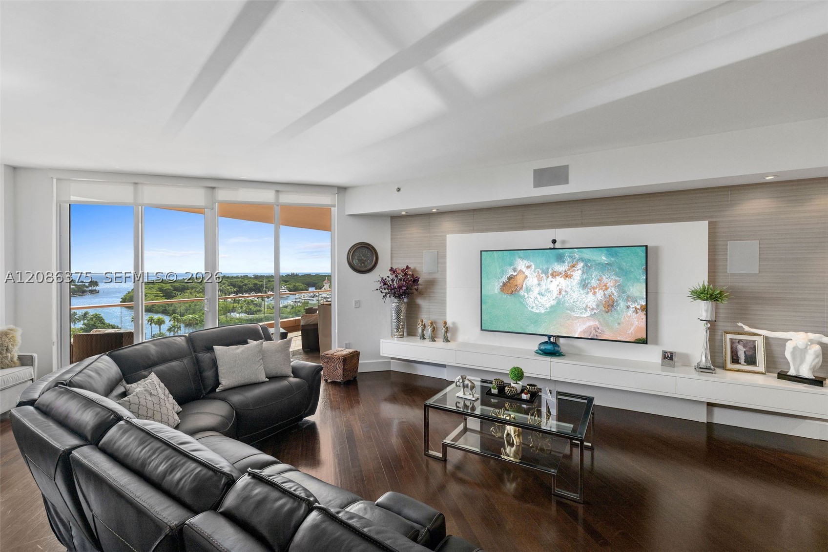 60 Edgewater Dr #9D Coral Gables, FL 33133