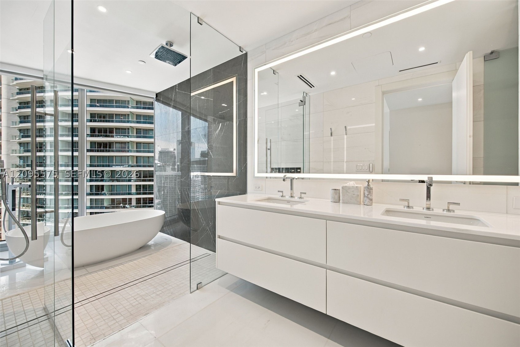 image Aston Martin Residences15