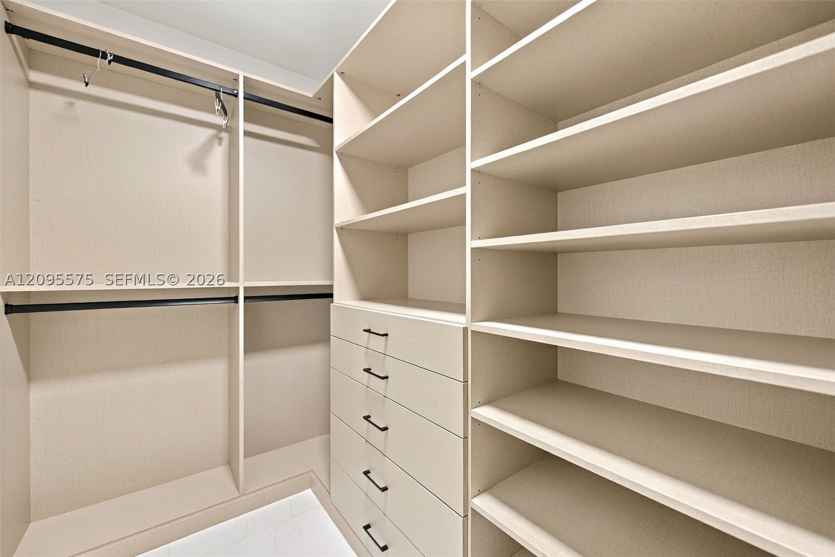 image Aston Martin Residences17