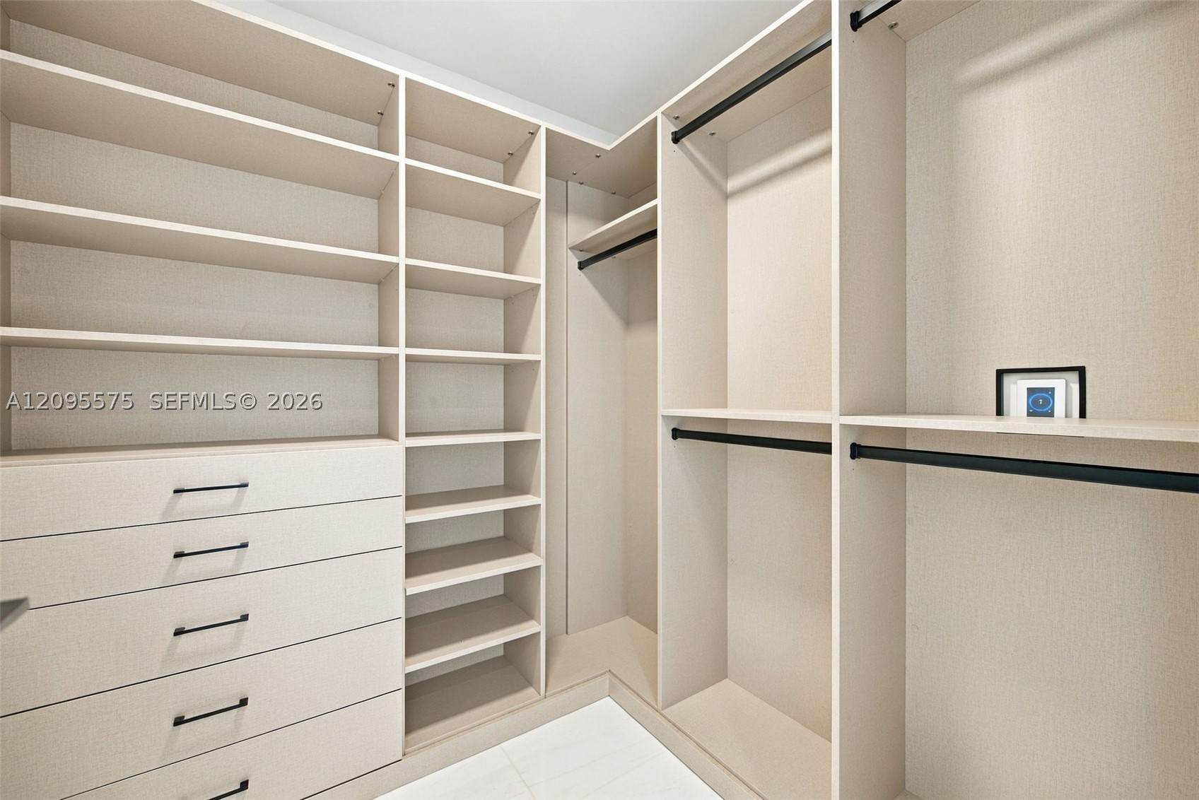 image Aston Martin Residences18